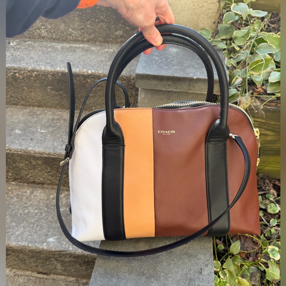 Absolutely gorgeous rare color Coach Preston Satchel EUC
